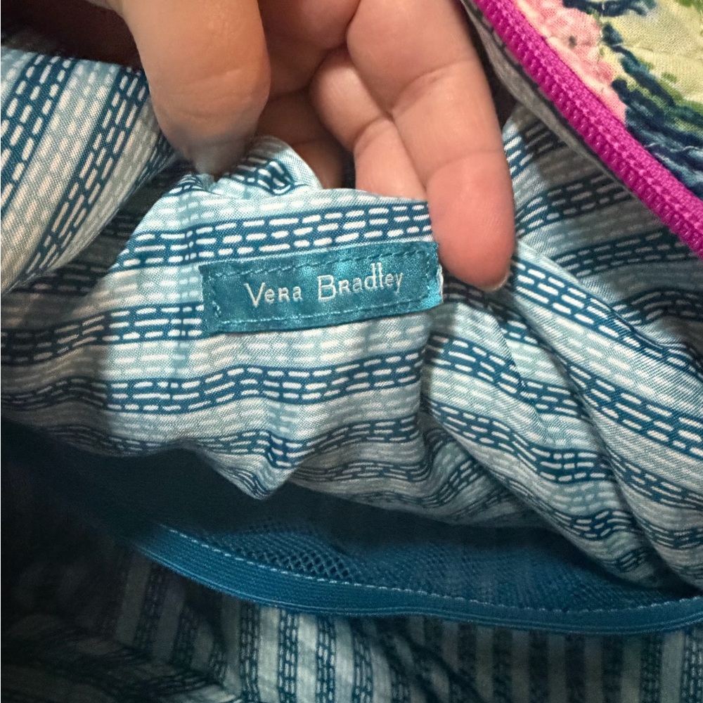 Vera Bradly Floral Quilted Women's Bag - Picture 5 of 5